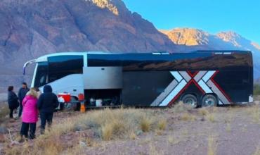 Un micro viajaba de Chile a Mendoza con 36 pasajeros y despistó en Uspallata