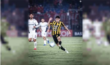 Con diez jugadores, Independiente sufrió una dura derrota ante Guaraní por Copa Sudamericana