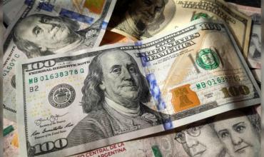 El dólar vuelve a subir y se aleja de los $1.000 de objetivo fogoneados por Javier Milei