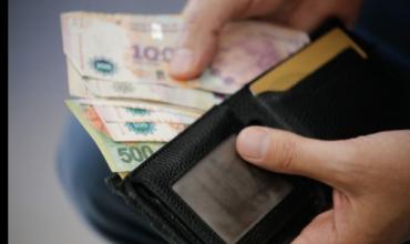 Salarios crecieron 3,8% en febrero, pero siguen por debajo de la inflación interanual