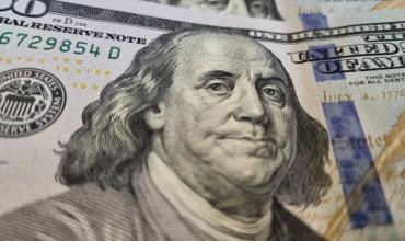 Por primera vez, el dólar blue cuesta lo mismo que en bancos y casas de cambio