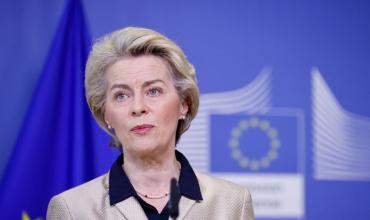 La presidenta de la UE critica los aranceles de Estados Unidos y busca atraer a científicos de ese país
