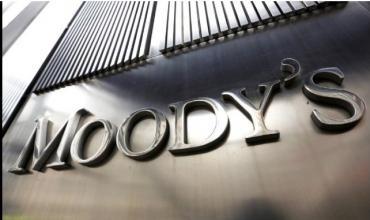 Moody’s mantendrá cautela en la calificación de deuda argentina a pesar de avances económicos