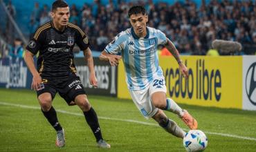 Racing aplastó a Colo-Colo y se aseguró un lugar en los octavos de la copa