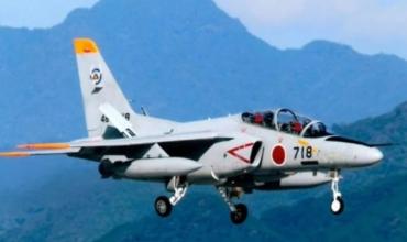 Japón: Avión militar de entrenamiento se estrelló en un lago. Hay 2 desaparecidos