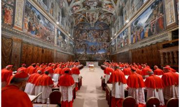 Un cardenal desvela detalles sobre el cónclave para elegir al papa León XIV: “Hubo un consenso muy rápido y muy claro”