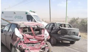 El viento zonda provocó un múltiple choque en la Ruta 24 de Mendoza: seis autos, un micro y cuatro lesionados