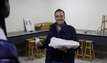 Adorni votó y minimizó el video de la polémica: "no hay que hacer tanto escándalo"