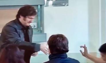 Los argumentos del fiscal que se negó a darle la mano a Milei en la mesa de votación: “No merece mi saludo”