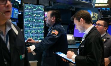 Suben hasta 8% las acciones argentinas en Nueva York tras el triunfo de Milei en la Ciudad de Buenos Aires