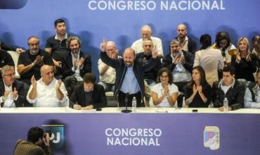 Sin CFK y a los chispazos, el PJ reunió a su congreso nacional
