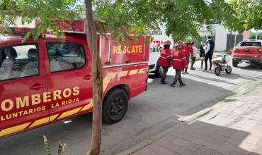 Accidente de tránsito en barrio Hospital: una mujer sufrió traumatismo de cráneo
