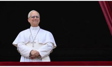 León XIV rinde homenaje a Francisco: "Nos enseñó a escuchar el doble grito de la tierra y de los pobres"