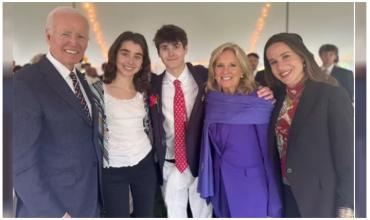 Joe Biden reapareció en público para celebrar la graduación de su nieto