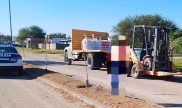Córdoba: Un autoelevador cayó de un camión y causó la muerte de un niño