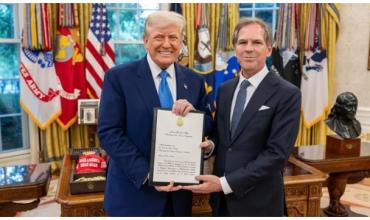 El embajador argentino Alec Oxenford presentó sus credenciales a Donald Trump en la Casa Blanca
