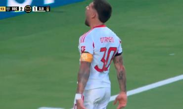 Otamendi les gritó el gol a los hinchas de Boca, que lo silbaron por ser hincha de River