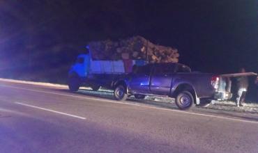 Una camioneta chocó contra un camión en la Ruta 74: un herido fue derivado al hospital