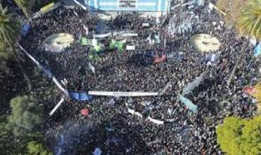 El Gobierno minimizó la concurrencia de la marcha en defensa de Cristina Kirchner: “Una cancha de Huracán”