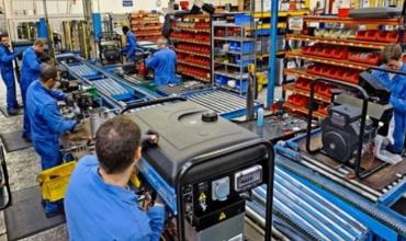 Mejoró la actividad industrial en el segundo trimestre, aunque sigue en zona de contracción, según la UIA