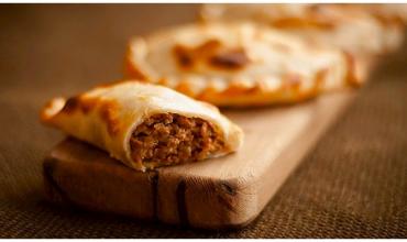 Una guía foodie internacional calificó a las empanadas argentinas como un "desayuno" y se armó polémica