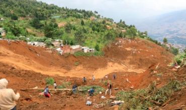 Tragedia en Colombia: alud dejó al menos ocho muertos, diez desaparecidos y casas sepultadas