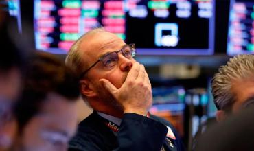 Las acciones argentinas caen hasta 5% tras el revés de MSCI y persiste la presión del FMI