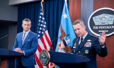 Hegseth reafirma “éxito resonante” de bombardeos en Irán y arremete contra la prensa