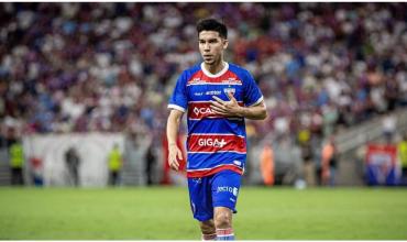 Tras su breve paso por el fútbol brasileño, Pol Fernández confirmó su regreso a un equipo argentino