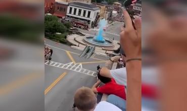 ¡Como en la TV! Un auto saltó por el aire al estilo “Dukes of Hazzard” y sorprendió a miles en Kentucky