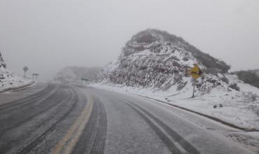 Cierre preventivo en la Cuesta de Miranda por acumulación de hielo