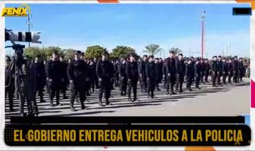 Acto de entrega de unidades móviles y expectativa por la incorporación de nuevos efectivos