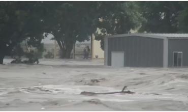 Inundaciones repentinas en Texas dejan al menos 13 muertos y 20 niñas desaparecidas