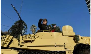 Javier Milei: entre la guerra con periodistas y su ausencia en el desfile militar del 9 de Julio