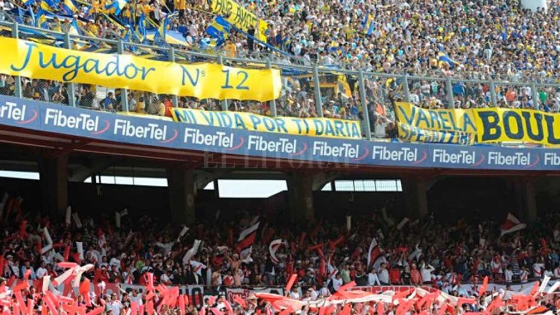 Oficial: vuelven los visitantes al fútbol argentino