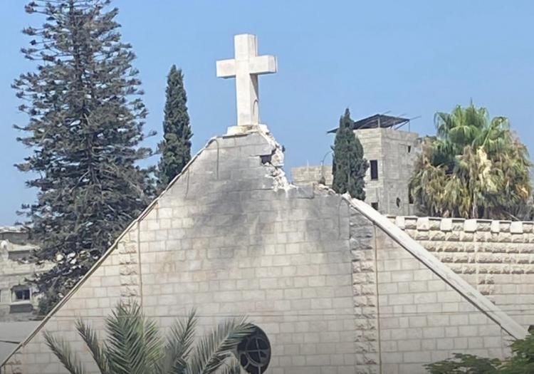 El Papa expresó su pesar por las víctimas del ataque a la parroquia en Gaza