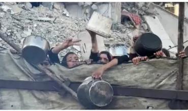 En medio del hambre, queda un solo comedor solidario en Gaza para 1 millón de personas