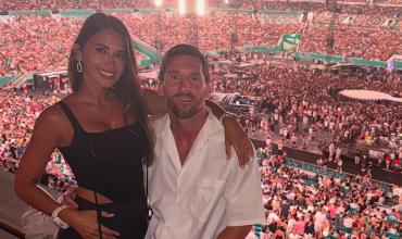 Lionel Messi y Antonela Roccuzzo brillaron en el recital de Coldplay: ovación y complicidad en la “kiss cam”