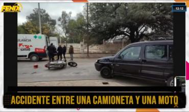 Violento choque en Ascasubi y Guido Spano: dos mujeres heridas tras colisión entre moto y utilitario