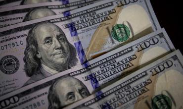 ¿Se puede vivir sin trabajar de un plazo con el dólar a $1.350? Esto necesitás tener ahorrado