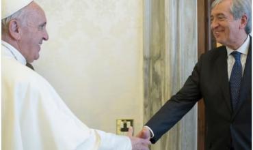Encontró irregularidades en las cuentas del Vaticano, lo forzaron a renunciar y ahora quiere reunirse con León XIV: “A Francisco le ocultaron la verdad”
