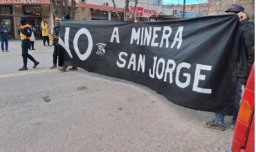 Manifestantes antimineros se movilizan contra el proyecto San Jorge tras la asamblea popular