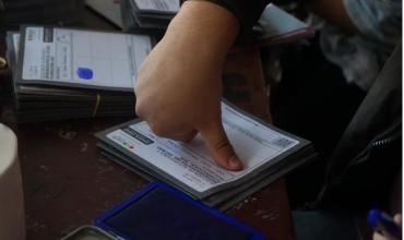 Cerraron los comicios en Bolivia y ganaría la derecha en medio de la peor crisis en 40 años