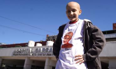 Valentín venció al cáncer: emoción en el Garrahan tras completar su tratamiento