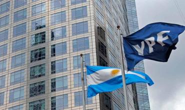La Argentina solicitó reconsiderar la orden de entregar correos y chats de funcionarios por la causa YPF