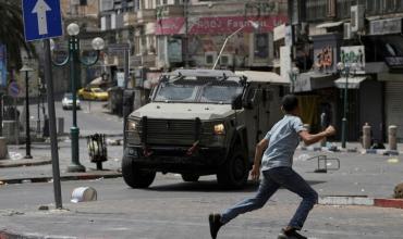 Israel intensifica su ofensiva en Gaza: incursión nocturna y evacuación masiva
