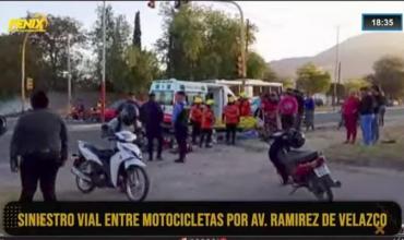 Fuerte choque entre dos motocicletas en un semáforo dejó a una mujer inconsciente por unos minutos