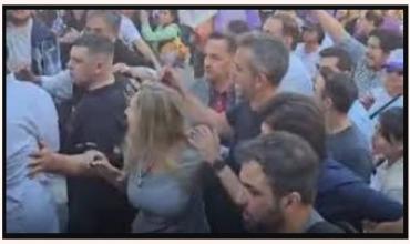 Karina Milei y Martín Menem cerraron la campaña en Corrientes y otra vez hubo incidentes en la caravana: dos detenidos