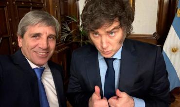 “Sos lo más de lo más”: Luis Caputo mostró sus chats con Milei para desmentir una pelea