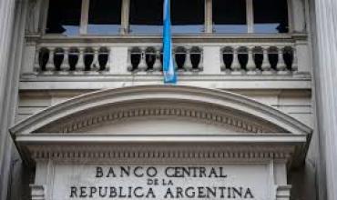 El BCRA impone nuevas normas para restringirle a los bancos la compra de dólares